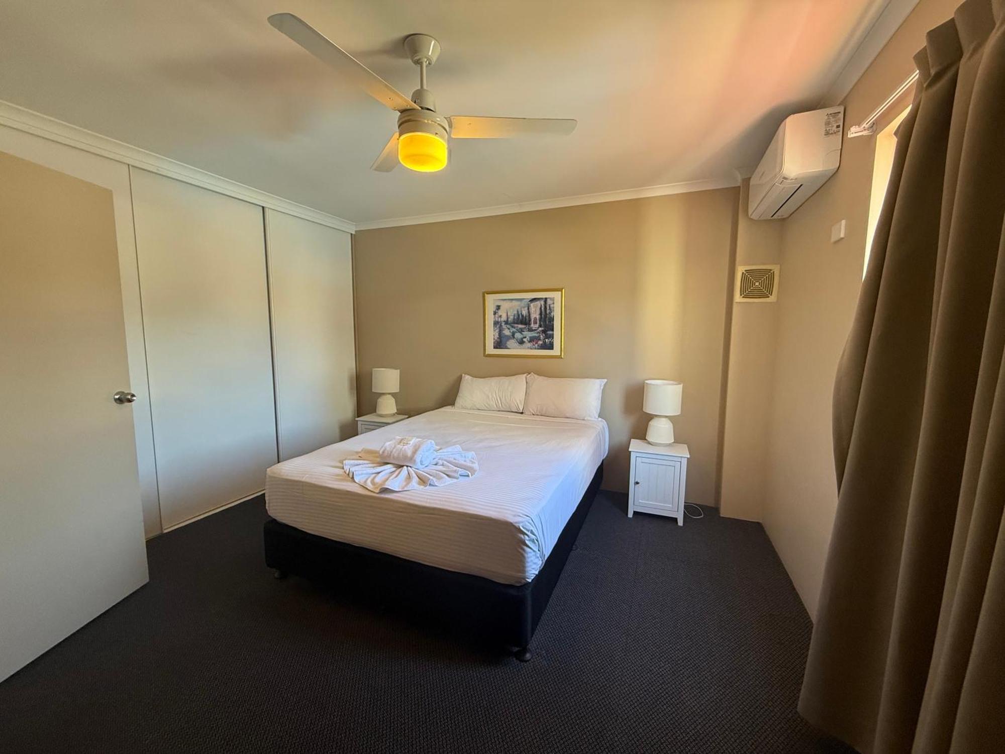 Harbour Sails Motor Inn Gladstone Exterior photo